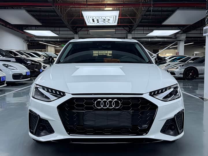 Фото 2 - Audi A4L