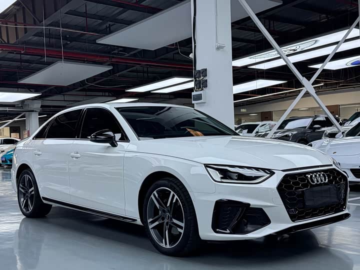 Фото 3 - Audi A4L