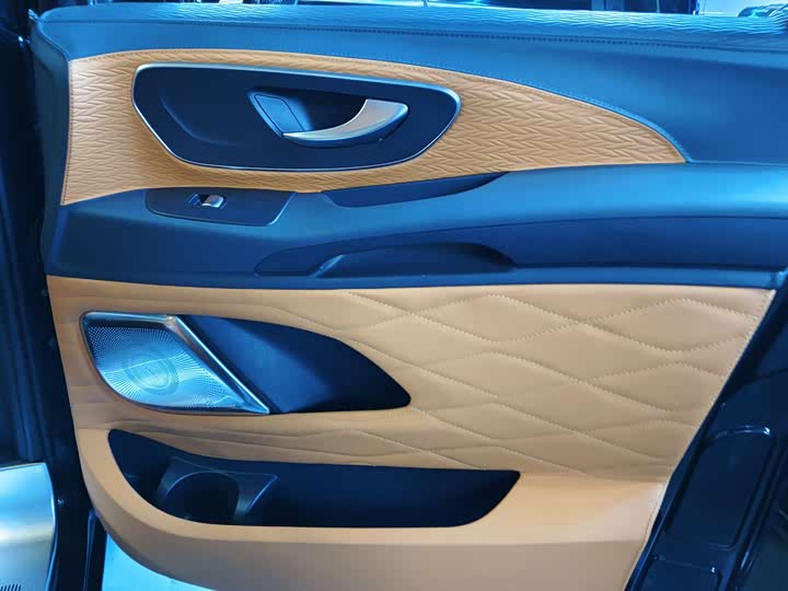 Фото 18 - Mercedes-Benz Vito