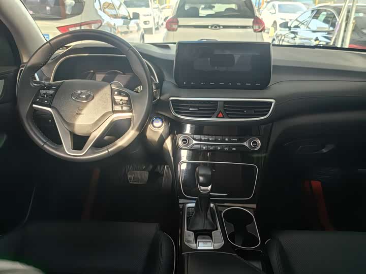 Фото 13 - Hyundai Tucson L