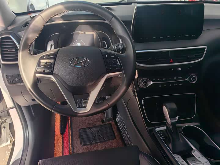 Фото 8 - Hyundai Tucson L