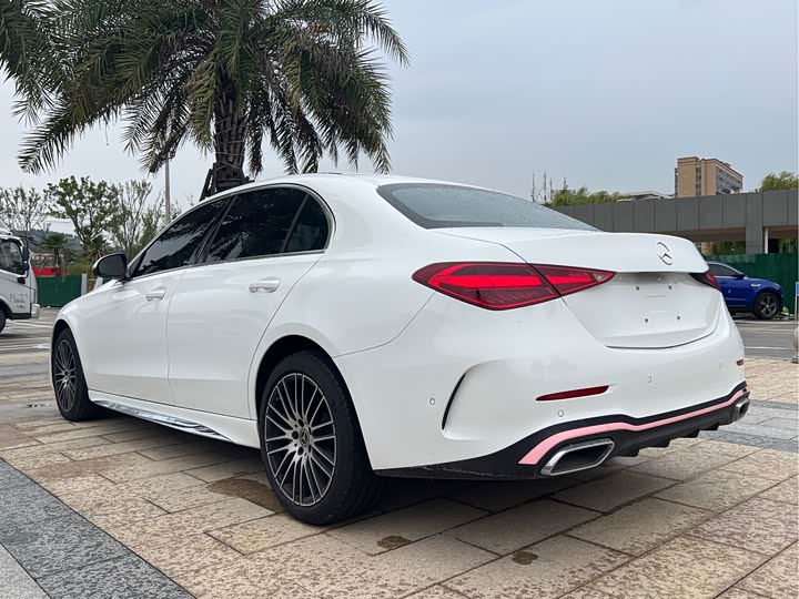 Фото 10 - Mercedes-Benz C-Class