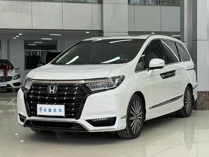 Фото 1 - Honda Elysion