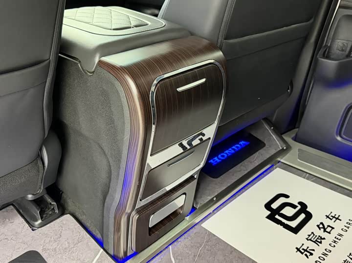 Фото 13 - Honda Elysion