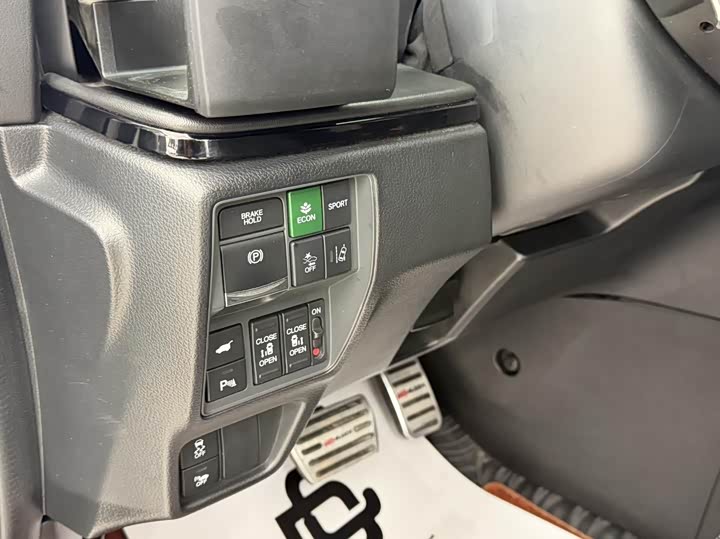 Фото 15 - Honda Elysion