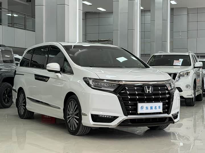 Фото 3 - Honda Elysion