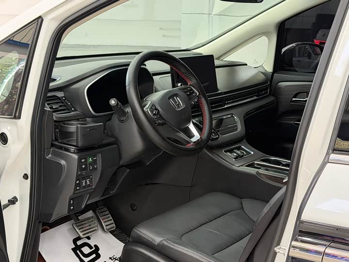 Фото 4 - Honda Elysion