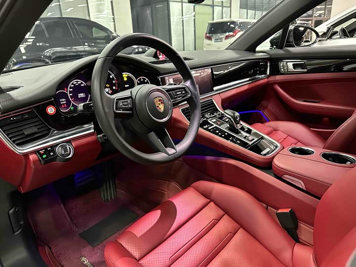 Фото 12 - Porsche Panamera