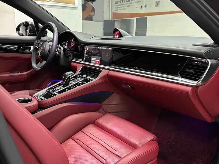 Фото 14 - Porsche Panamera