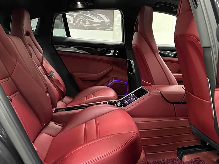 Фото 17 - Porsche Panamera