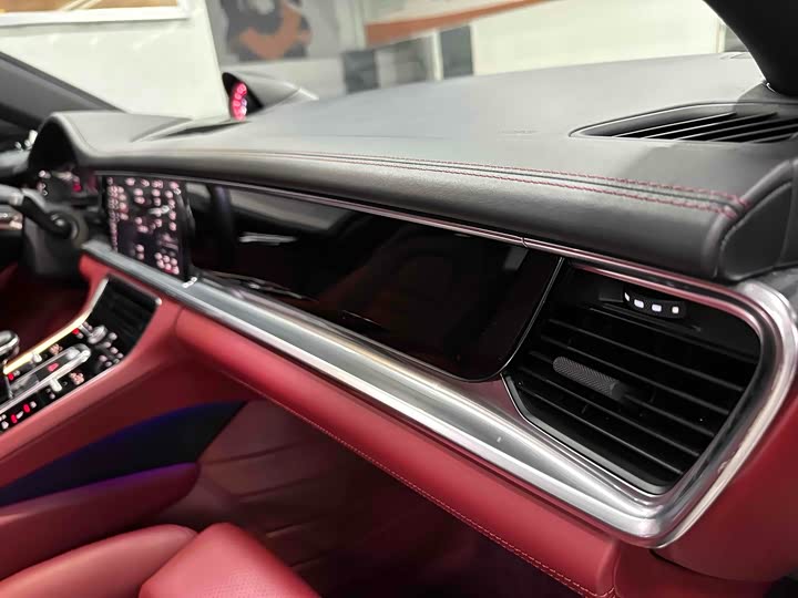 Фото 21 - Porsche Panamera