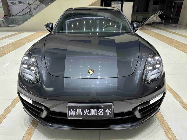 Фото 3 - Porsche Panamera