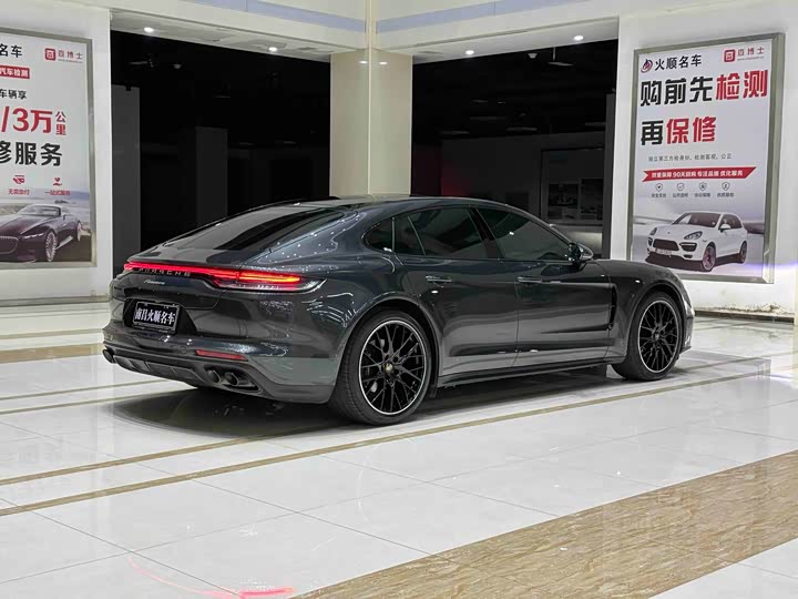 Фото 6 - Porsche Panamera