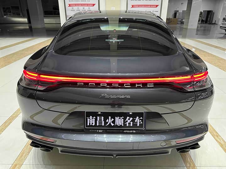 Фото 9 - Porsche Panamera