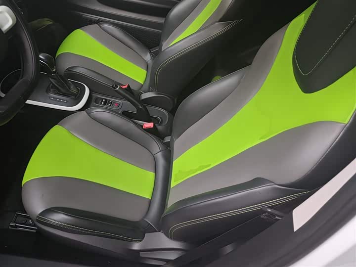 Фото 15 - Roewe Clever