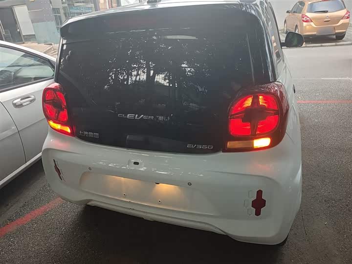 Фото 6 - Roewe Clever