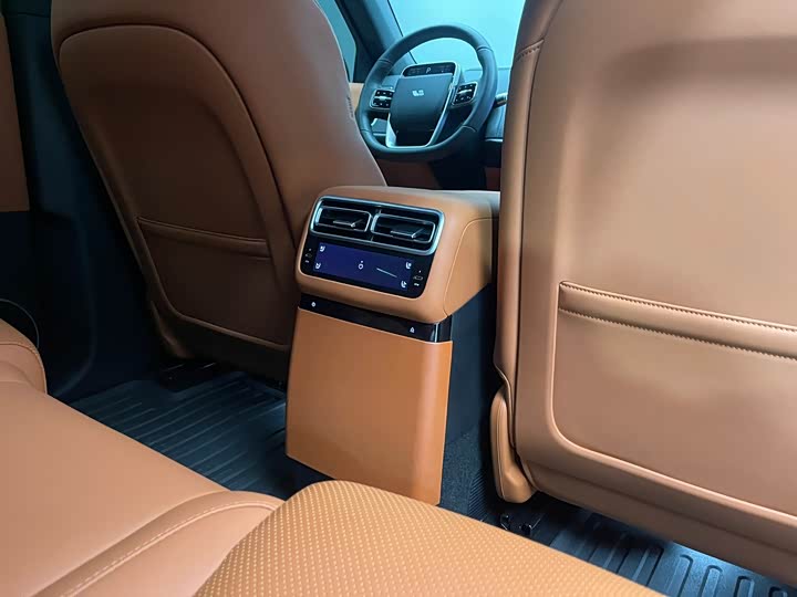 Фото 13 - LiXiang L6