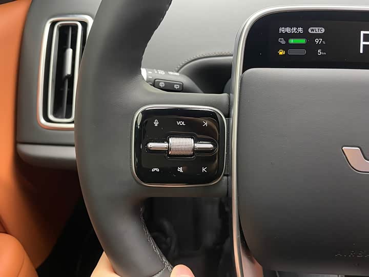 Фото 21 - LiXiang L6