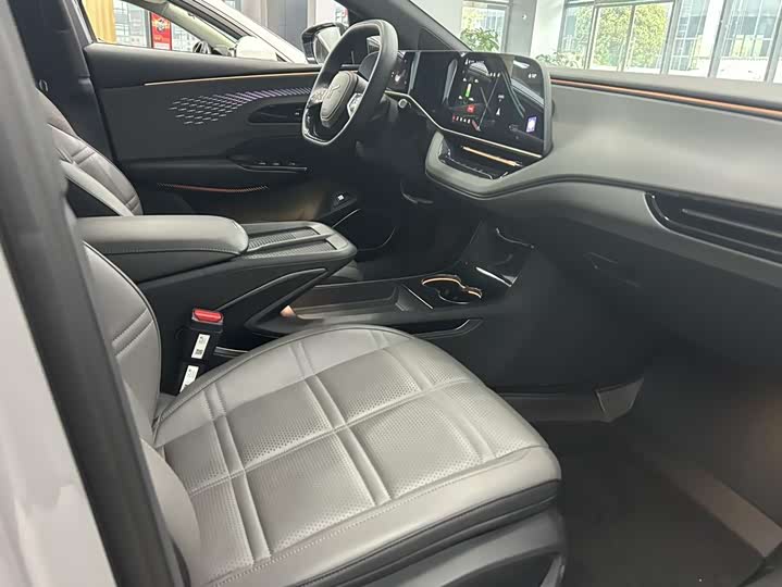 Фото 3 - Hongqi EH7