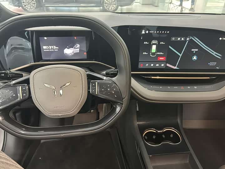 Фото 8 - Hongqi EH7