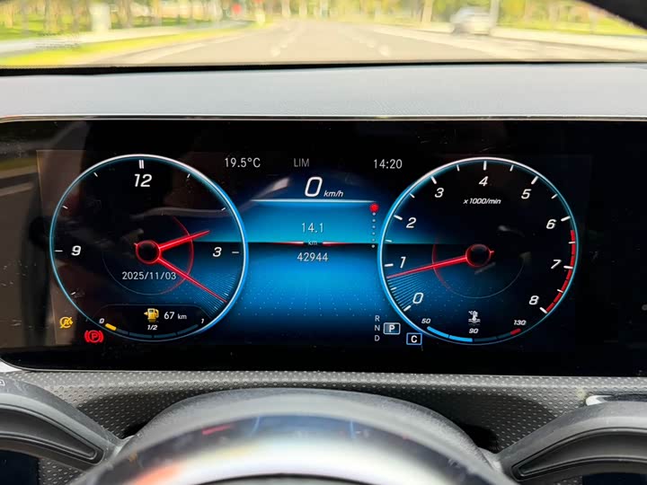 Фото 10 - Mercedes-Benz A-Class