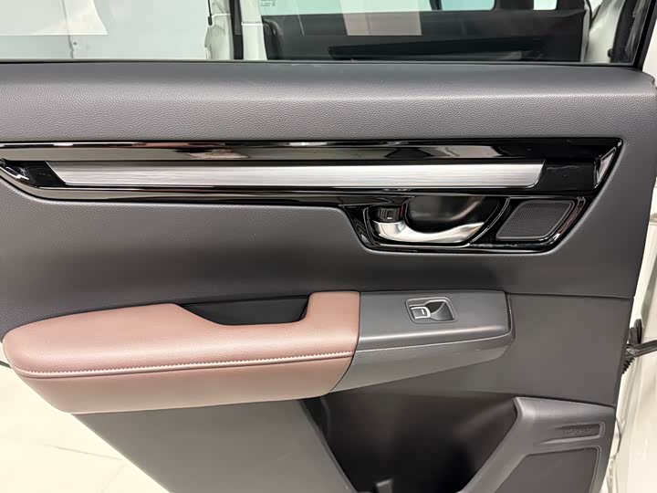 Фото 23 - Honda CR-V