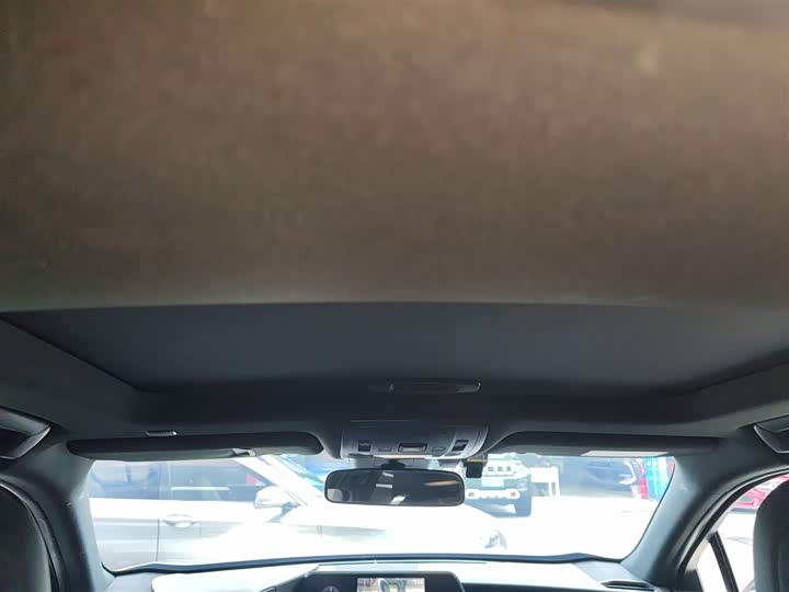 Фото 18 - Lexus UX Hybrid