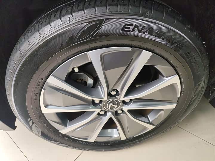 Фото 23 - Lexus UX Hybrid