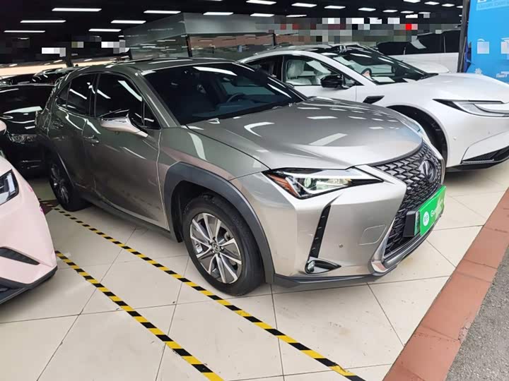 Фото 4 - Lexus UX Hybrid