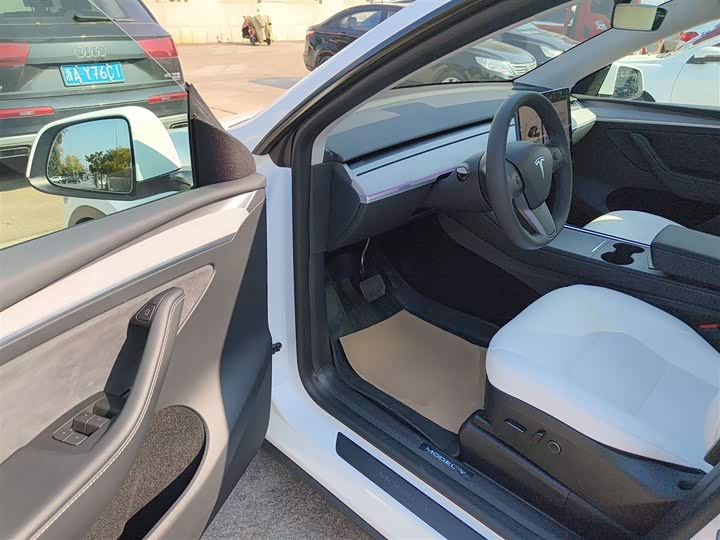 Фото 13 - Tesla Model Y