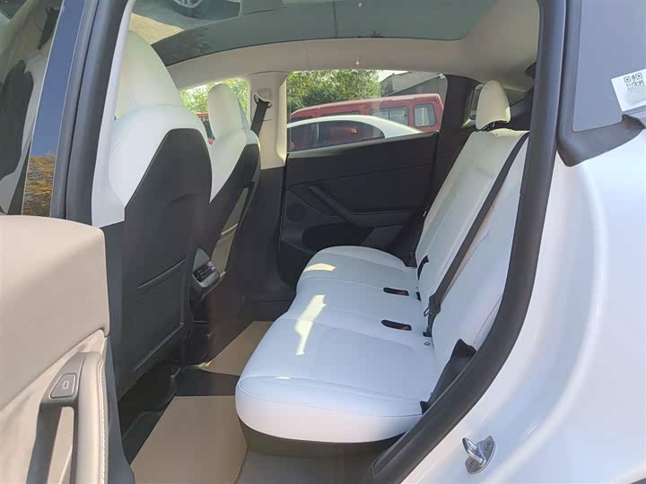 Фото 14 - Tesla Model Y