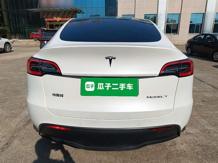 Фото 21 - Tesla Model Y