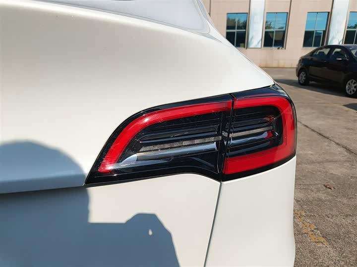 Фото 23 - Tesla Model Y