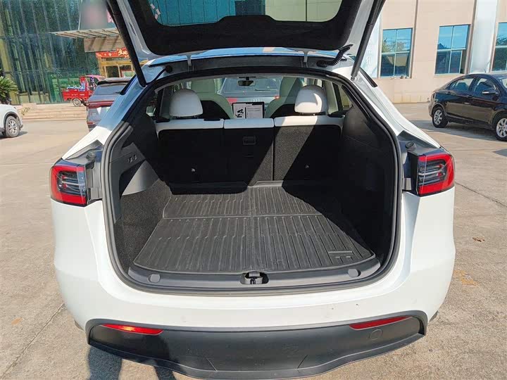 Фото 9 - Tesla Model Y