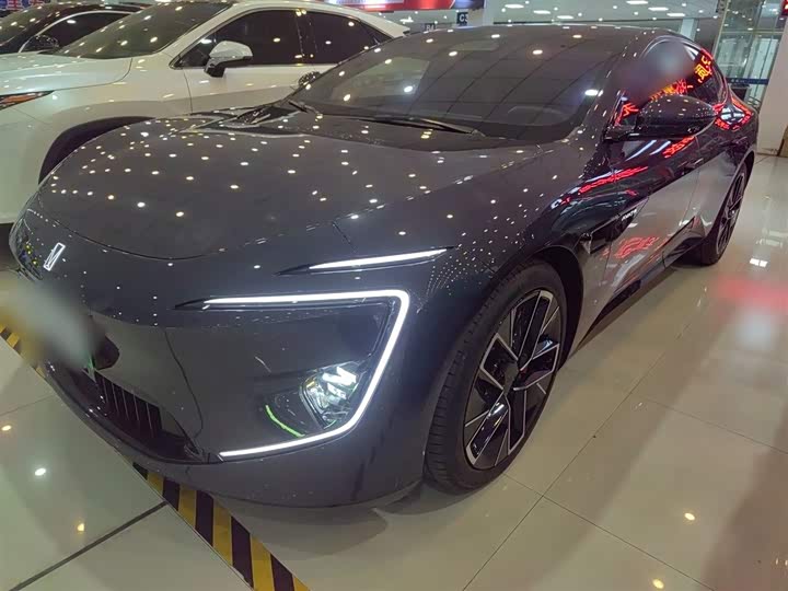 Фото 1 - Avatr 12