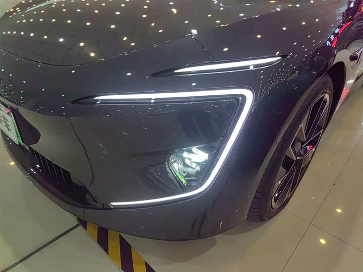 Фото 24 - Avatr 12