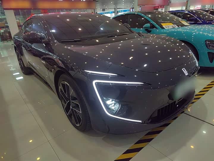 Фото 4 - Avatr 12