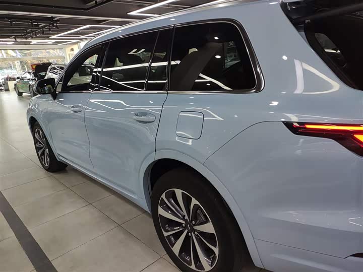 Фото 5 - LiXiang One