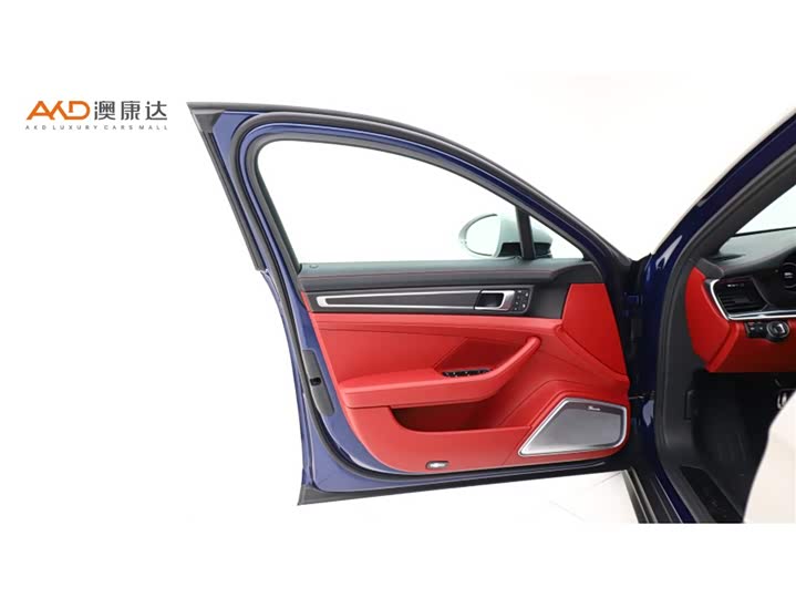 Фото 10 - Porsche Panamera