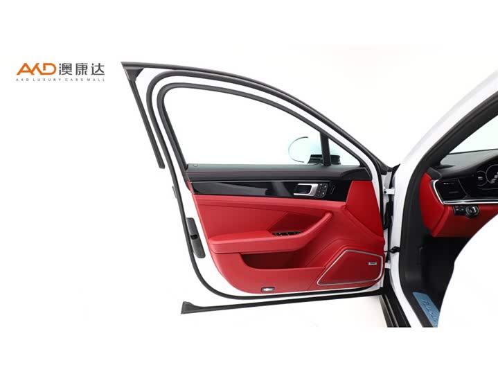 Фото 10 - Porsche Panamera