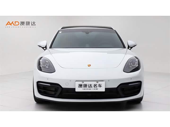 Фото 2 - Porsche Panamera