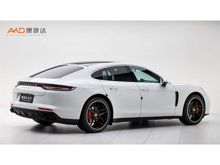 Фото 3 - Porsche Panamera