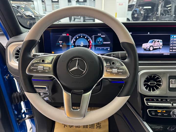 Фото 12 - Mercedes-Benz G-Class