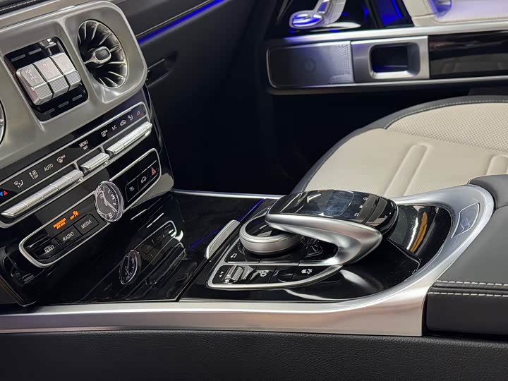 Фото 21 - Mercedes-Benz G-Class