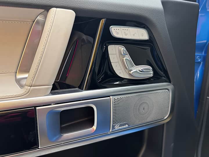 Фото 24 - Mercedes-Benz G-Class