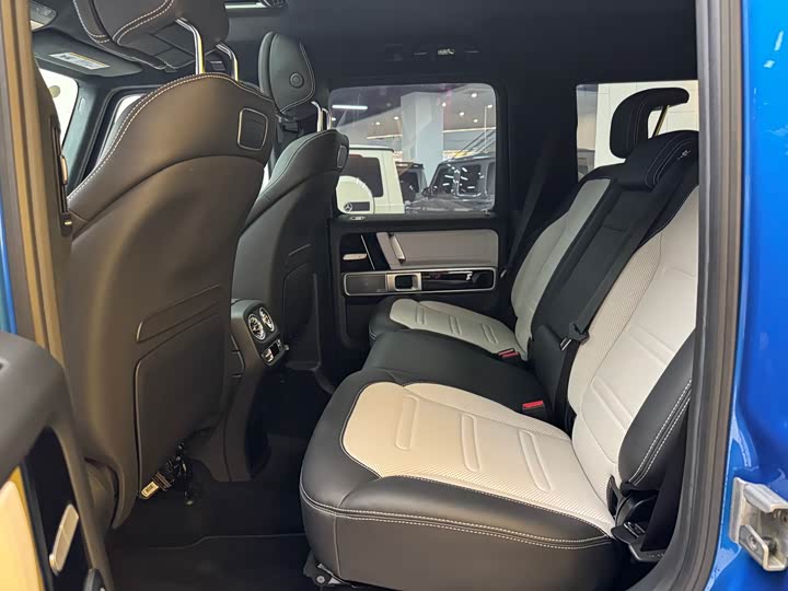 Фото 9 - Mercedes-Benz G-Class