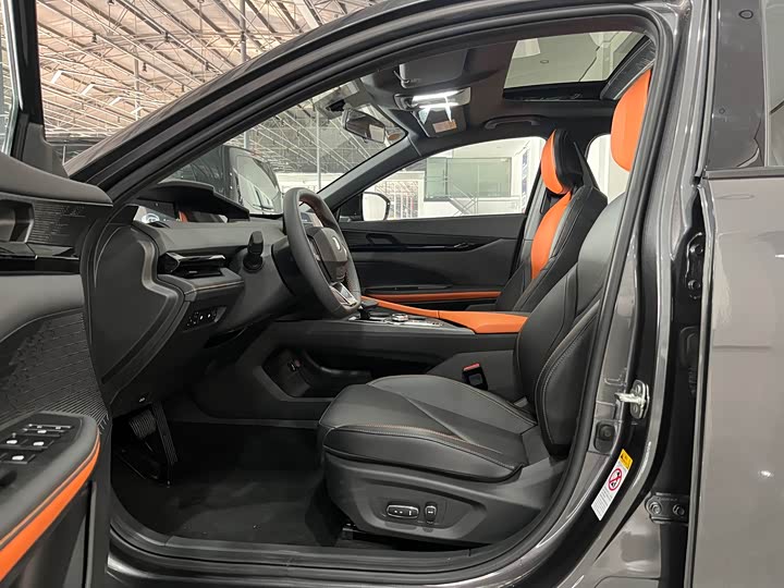 Фото 10 - Changan UNI-V Hybrid