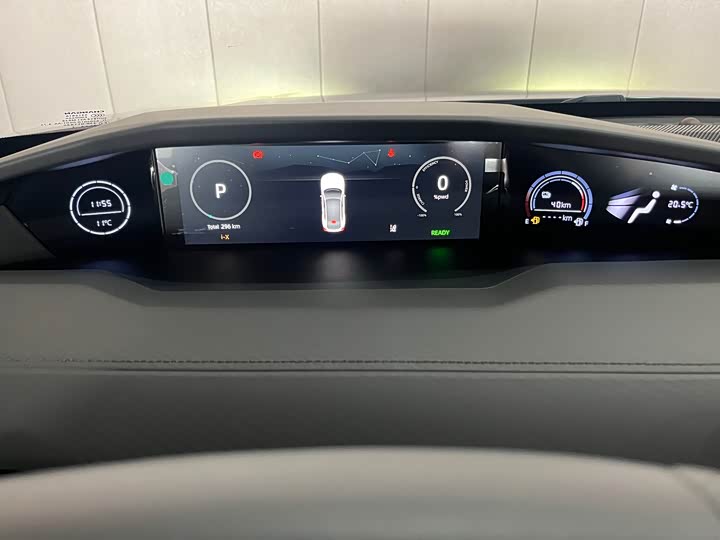 Фото 12 - Changan UNI-V Hybrid