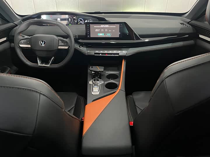 Фото 16 - Changan UNI-V Hybrid