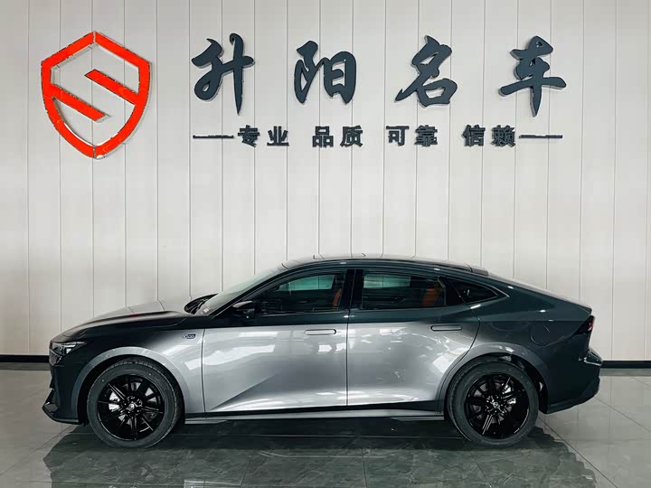 Фото 3 - Changan UNI-V Hybrid